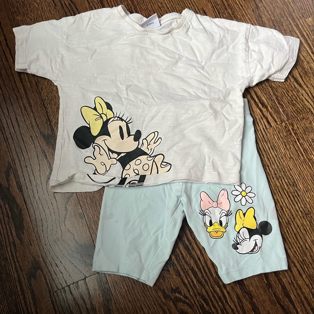 Minnie & Daisy short and t shirt set age 3-4years